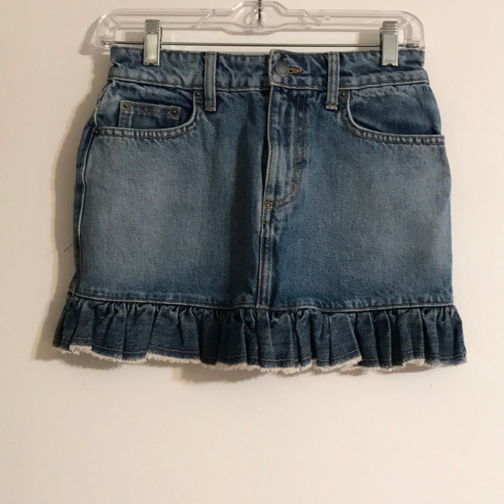 Carmar Jean skirt with ruffle bottom size 26